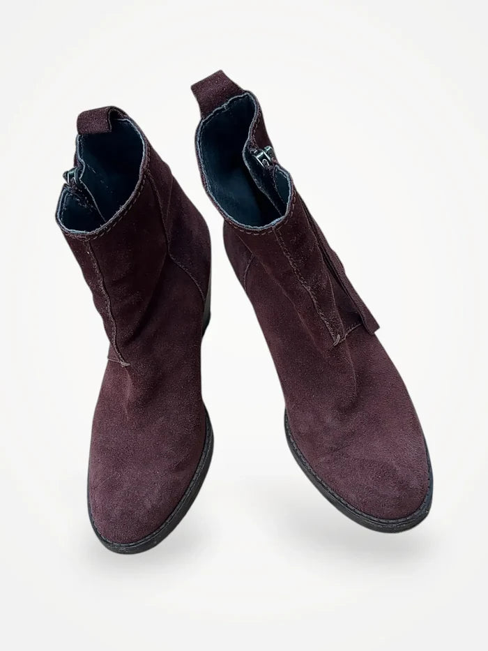 Acne Studios-skinnboots