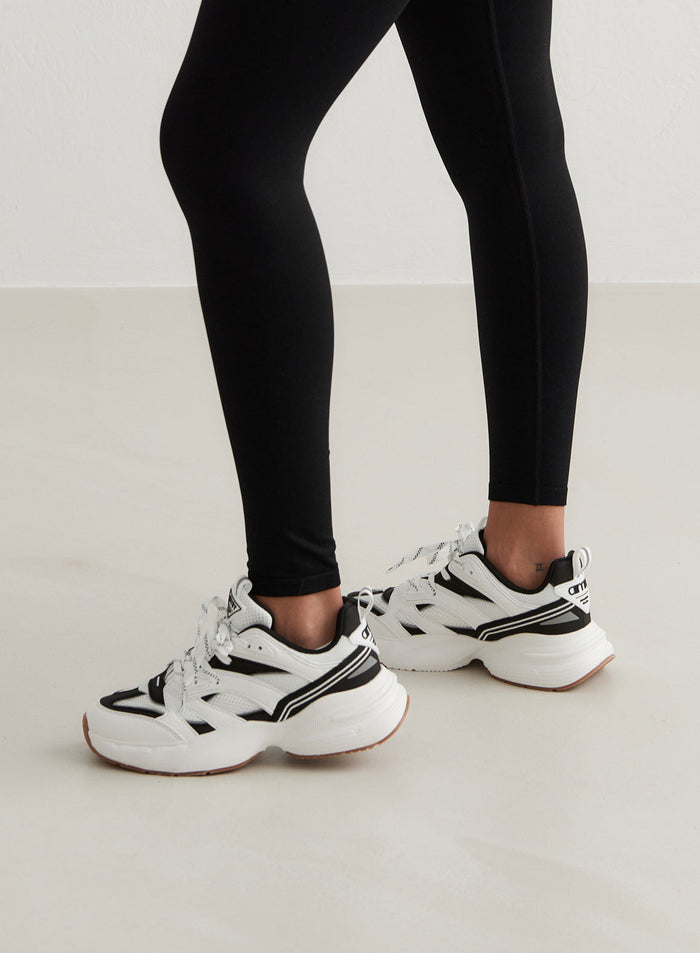 Black/White Athena 100