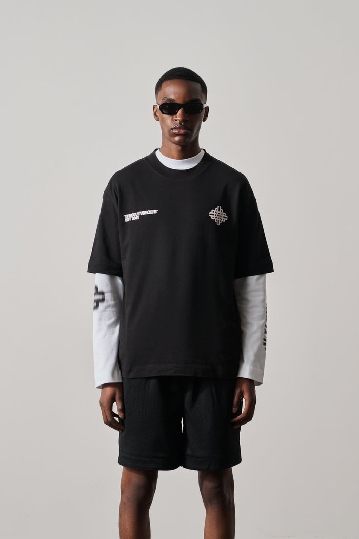 BLURRED GRAPHIC EMBLEM T-SHIRT - BLACK