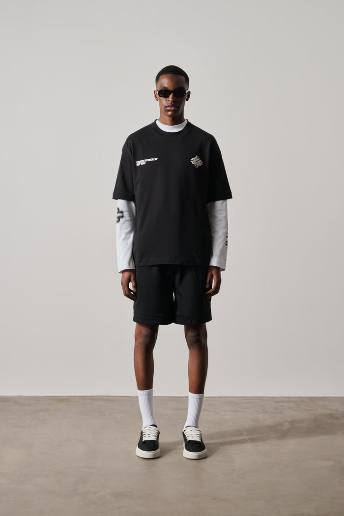 BLURRED GRAPHIC EMBLEM T-SHIRT - BLACK