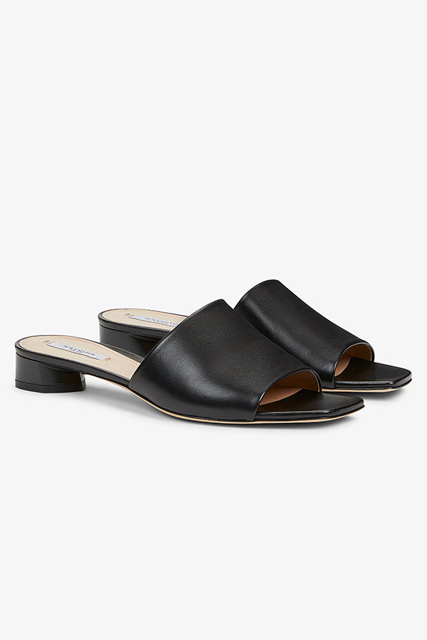 Packshot image of the Carter Slide - Kidskin in Black | Grid | Exclude | Still