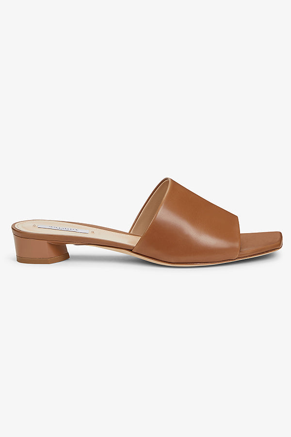 Packshot image of the Carter Slide - Kidskin in Cognac | Exclude