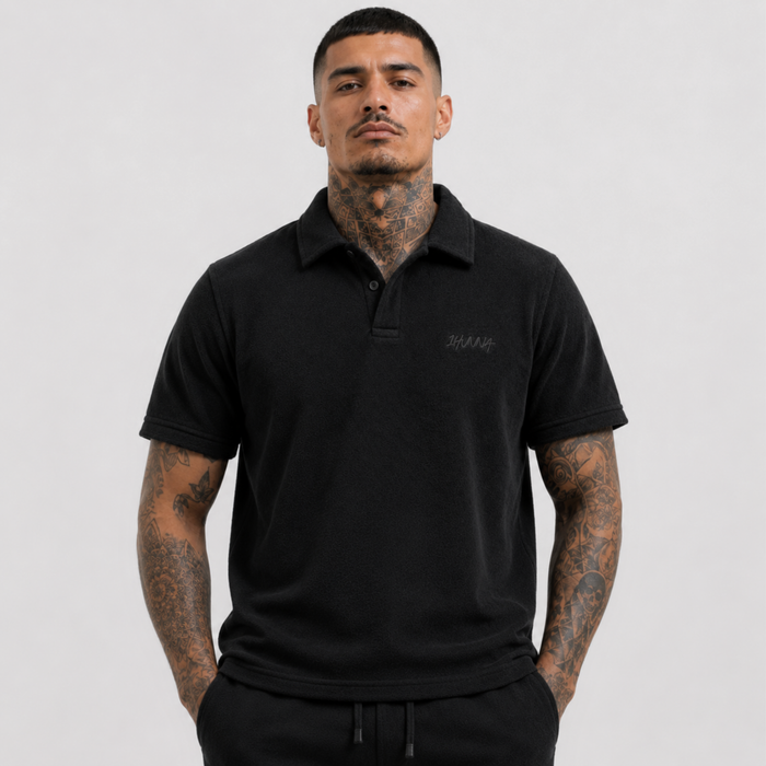 1HUNNA Casual Terry Polo in zwart – gedragen voorkant