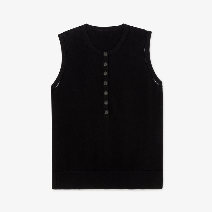 packshot image of the crimmins top in black