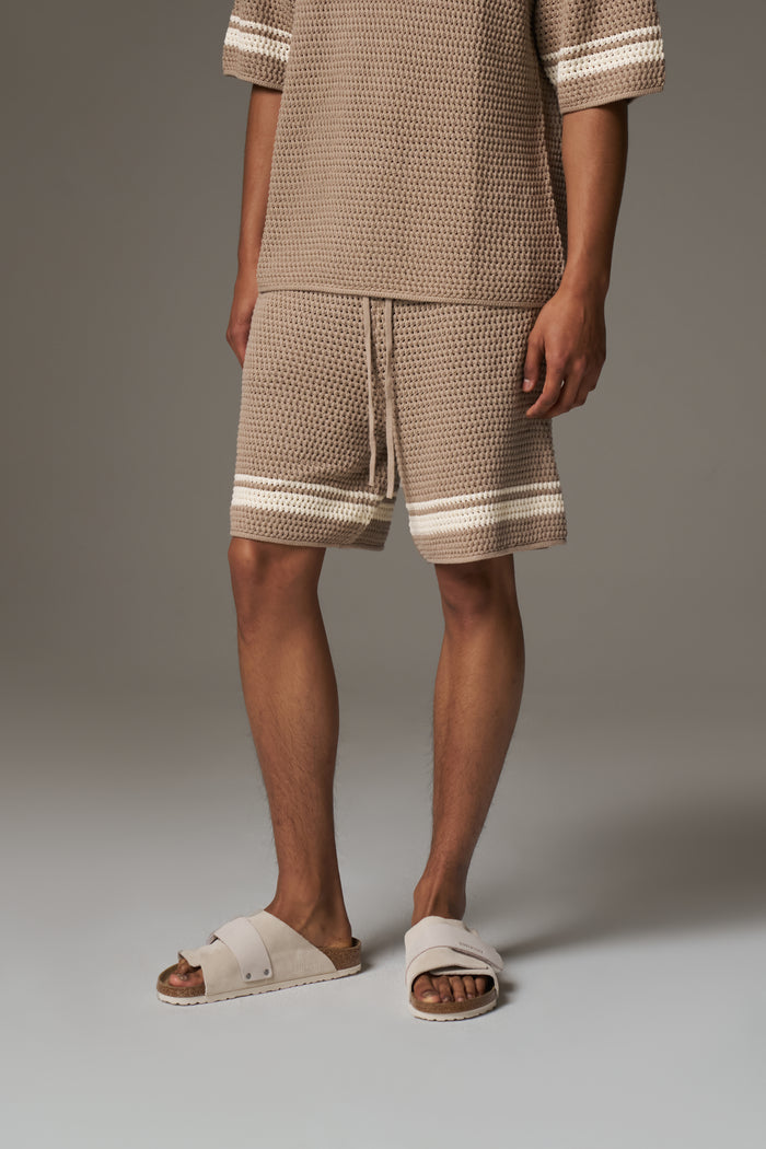 CROCHET KNITTED CONTRAST STRIPE SHORTS - BROWN