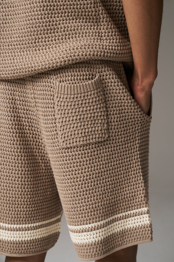 CROCHET KNITTED CONTRAST STRIPE SHORTS - BROWN