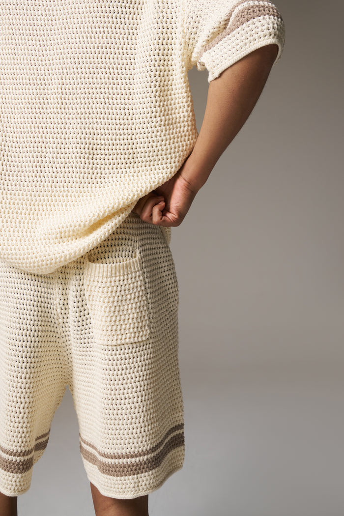 CROCHET KNITTED CONTRAST STRIPE SHORTS - OFF WHITE