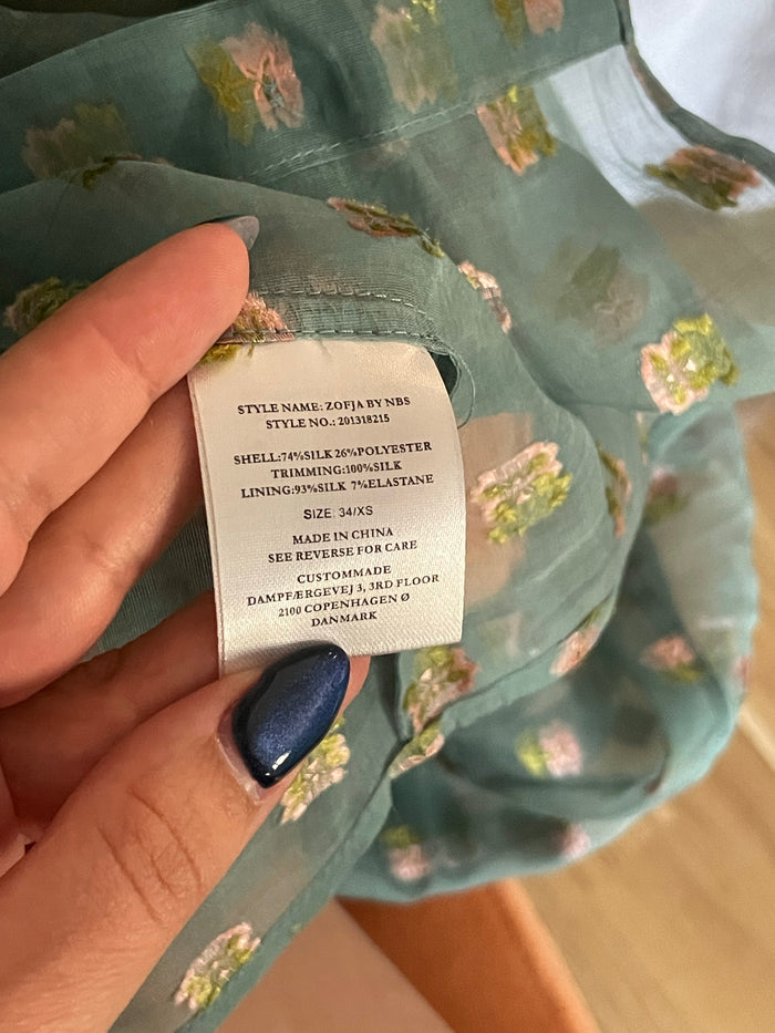 Custommade-sidenblus NWOT