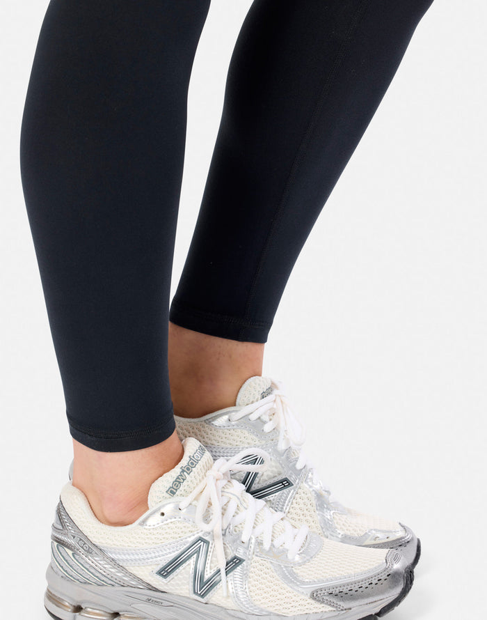 Day Kind Full Length Legging in Black
