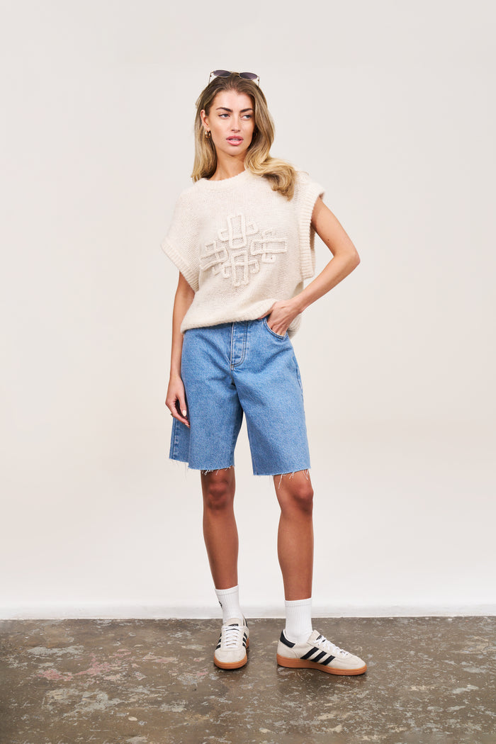 EMBLEM OVERSIZED KNIT VEST - STONE