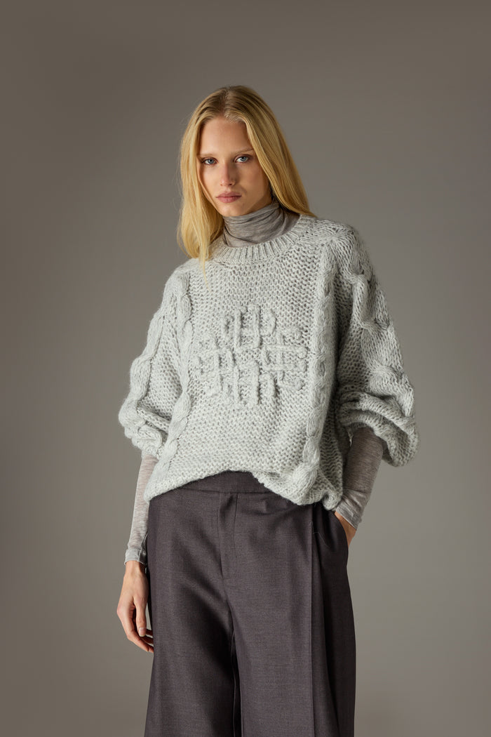 EMBLEM PLAITED OVERSIZED KNIT JUMPER - GREY MARL