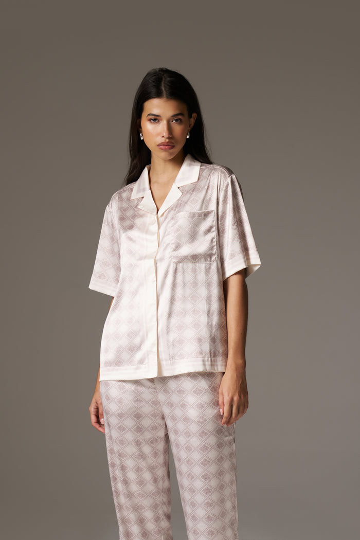 EMBLEM PRINT SHIRT - BEIGE