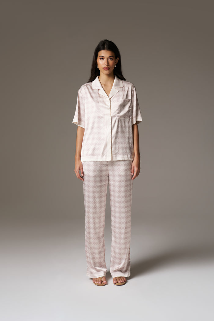 EMBLEM PRINT SHIRT - BEIGE