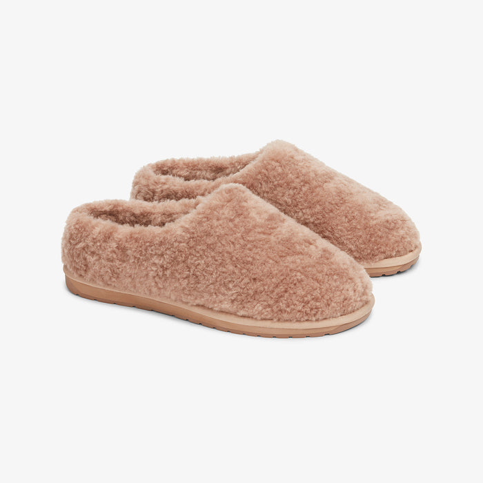 Packshot image of the emu slipper in natural