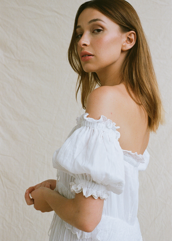 Esha II | White
