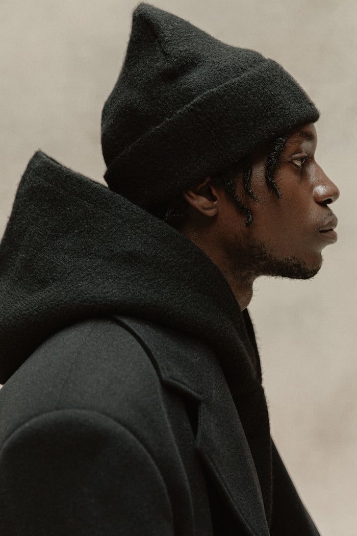 FLUFFY KNIT EMBLEM BEANIE - BLACK