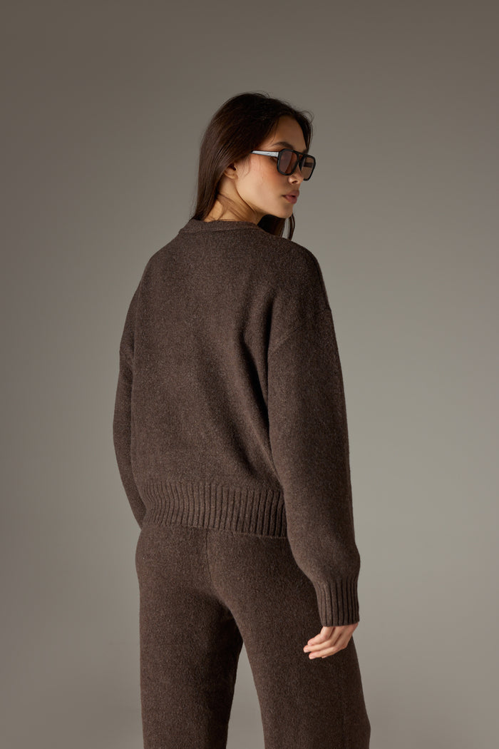 FLUFFY KNIT EMBLEM EMBROIDERED CARDIGAN - BROWN