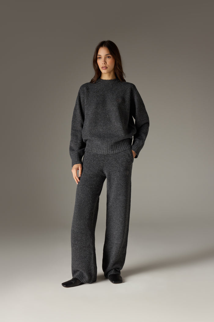 FLUFFY KNIT EMBLEM EMBROIDERED JOGGER - CHARCOAL