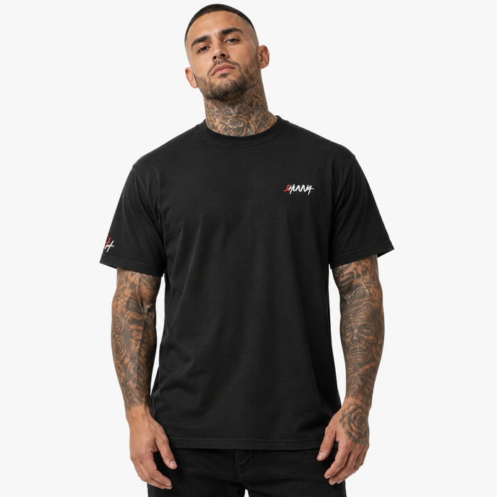 1HUNNA Gallery 001 Faith Over Fear T-shirt in zwart – gedragen voorkant