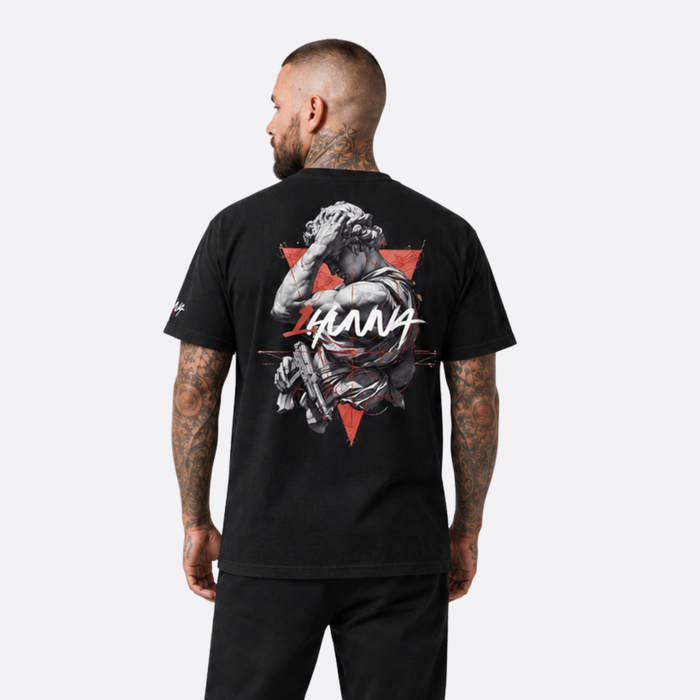 1HUNNA Gallery 001 Fallen Angel T-shirt in zwart – gedragen achterkant