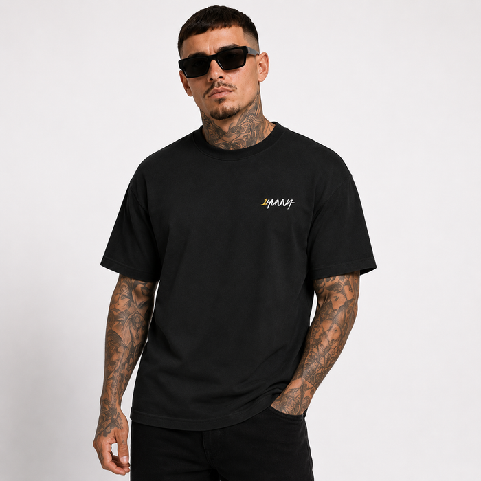 1HUNNA Gallery 004 Chaotic Angel T-shirt in zwart – gedragen voorkant
