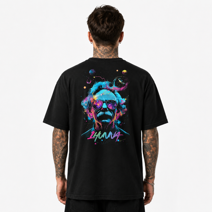 1HUNNA Gallery 004 Einstein T-shirt in zwart – gedragen achterkant