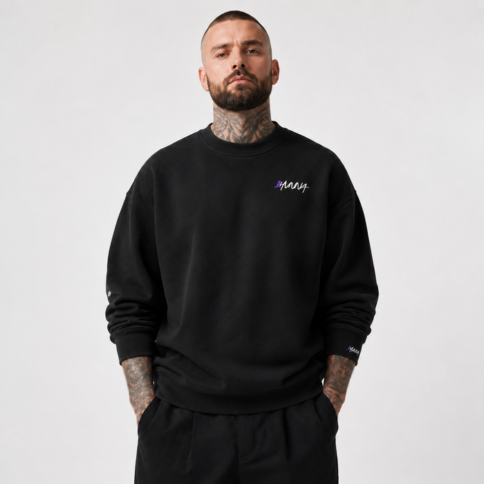 1HUNNA Gallery Give No F#ck Sweater in zwart – gedragen voorkant