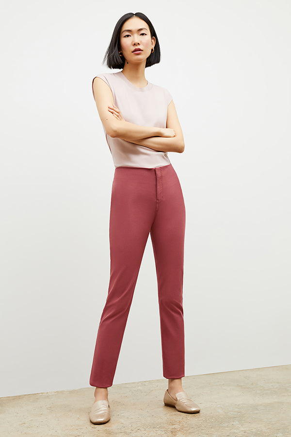 Front image of a woman wearing the Hockley Jean in Rosewood | Grid | Exclude