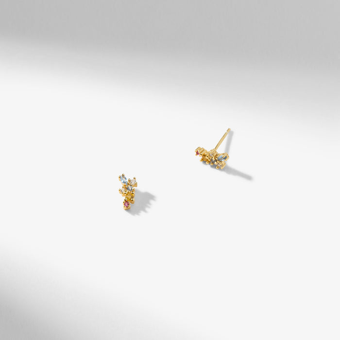 Packshot image of the Kat Studs in Gold | Lead