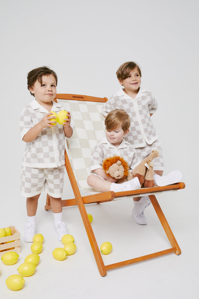 KIDS KNITTED CHECKERBOARD SHORTS - OFF WHITE