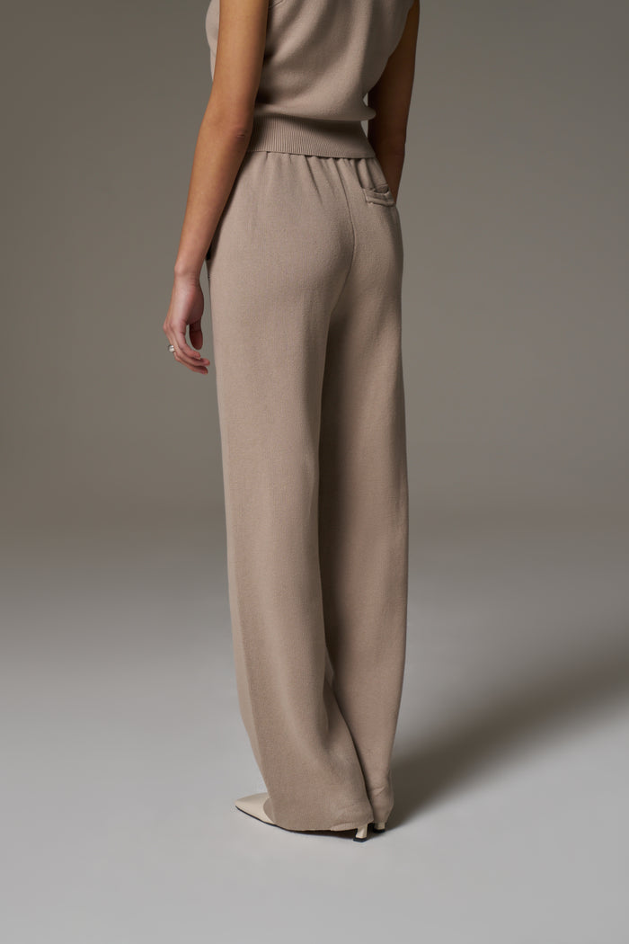 KNITTED RELAXED JOGGERS - BEIGE