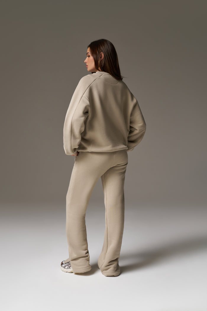 LAUNDERED CLASSICS SEAM DETAIL SWEATSHIRT - BEIGE