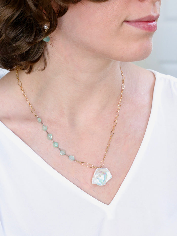 Magnolia Keshi freshwater pearl nh necklace in gold