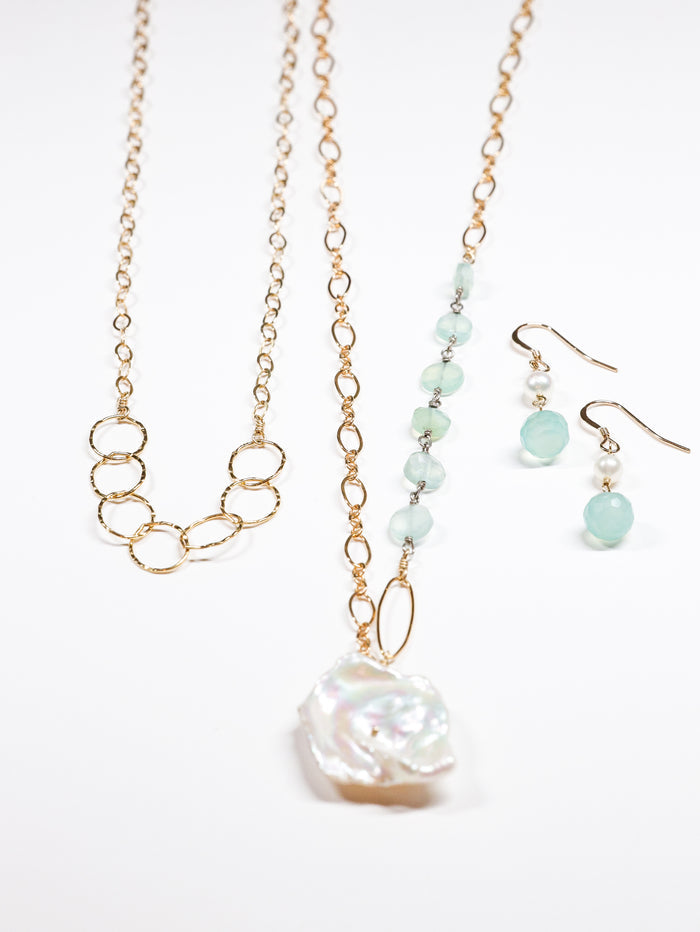 Magnolia Keshi freshwater pearl nh necklace in gold