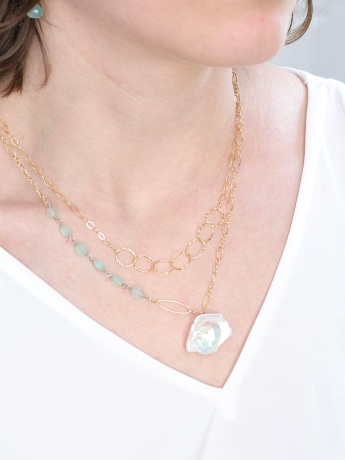 Magnolia Keshi freshwater pearl nh necklace in gold