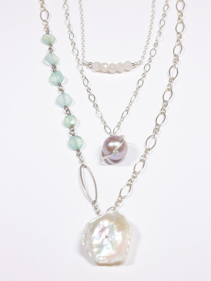 Magnolia Keshi freshwater pearl nh necklace in silver