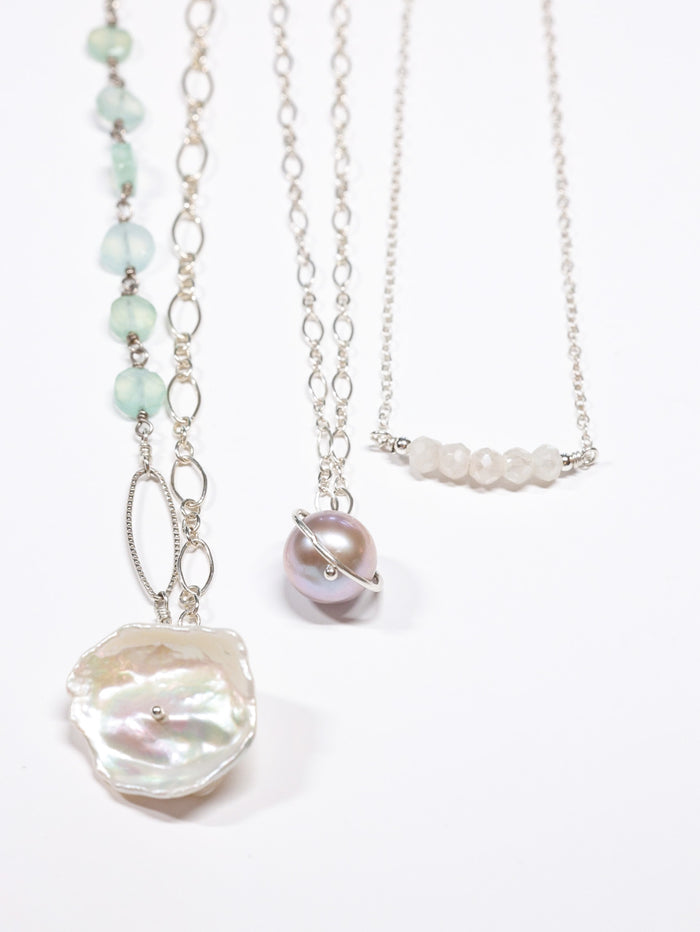 Magnolia Keshi freshwater pearl nh necklace in silver