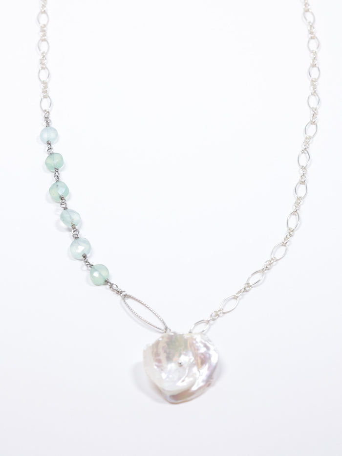 Magnolia Keshi freshwater pearl nh necklace in silver