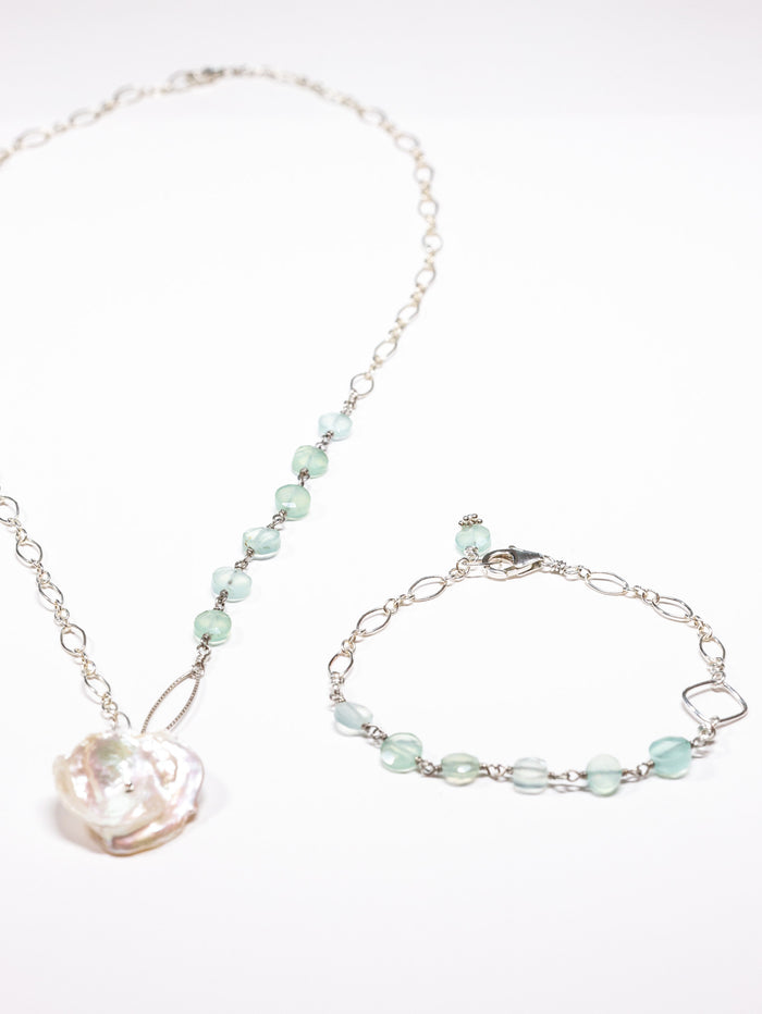 Magnolia Keshi freshwater pearl nh necklace in silver