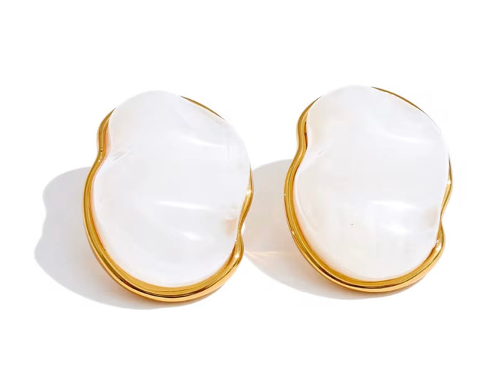 Molten Resin Stud Earrings