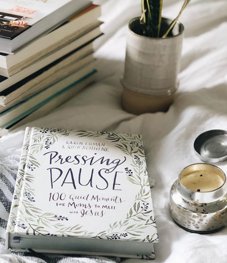 Pressing Pause: 100 Quiet Moments for Moms to Meet with Jesus