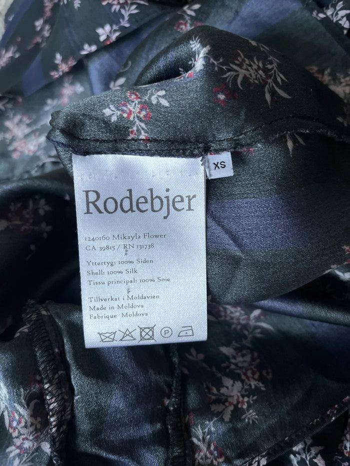 Rodebjer Mikayla Flower-sidenblus