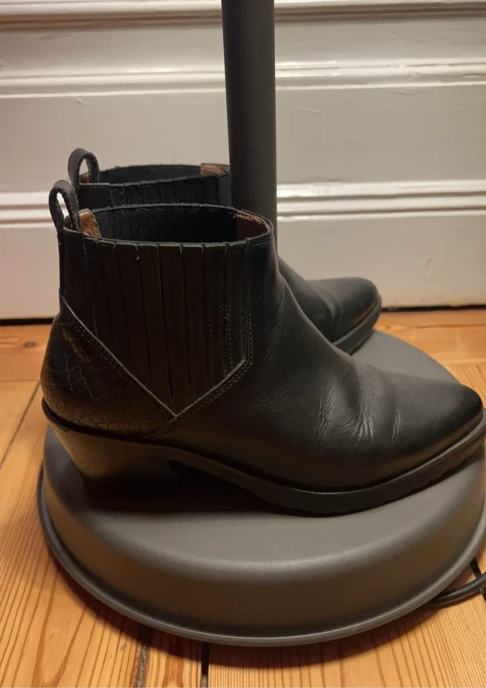 Rodebjer-skinnboots