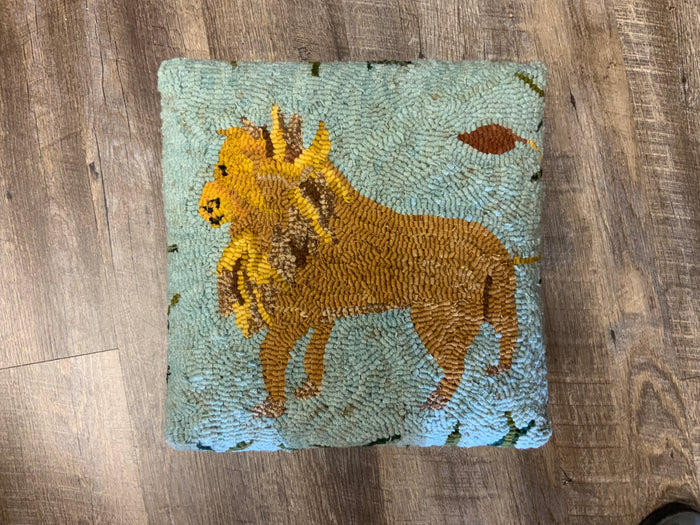 Rorys Lion Bonnet Topper Stool Pattern
