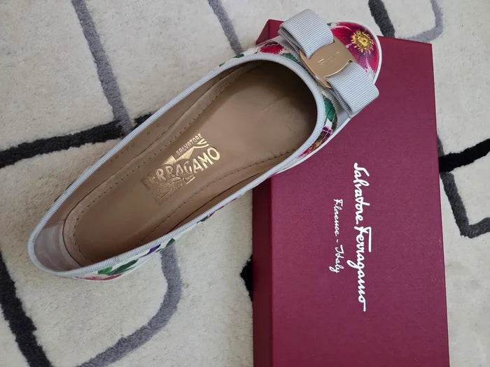 Salvatore Ferragamo Capra Bann-skinnballerinaskor