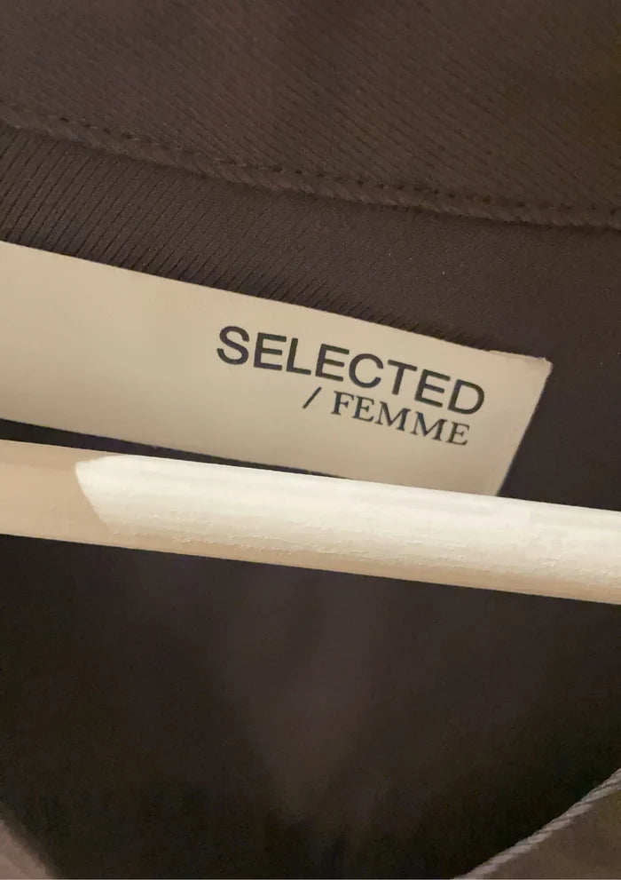 SELECTED-blus