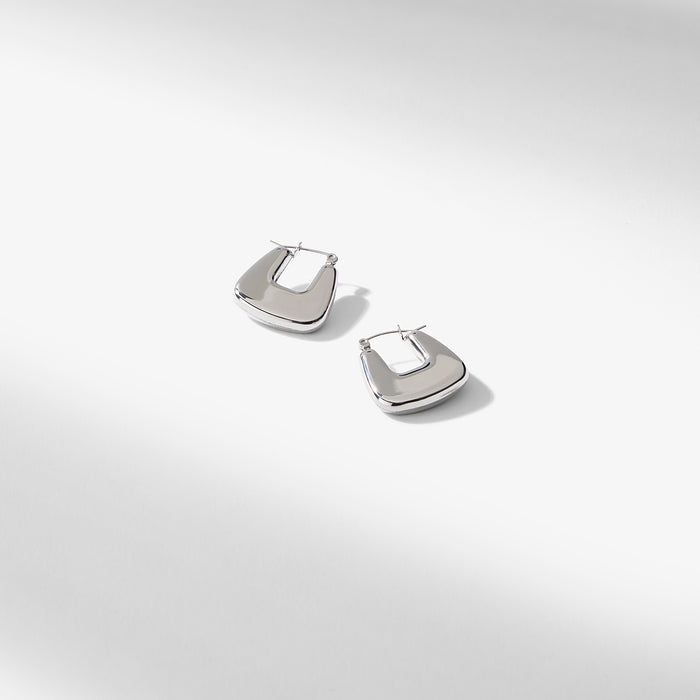 Packshot image of the Shay earrings in Silver | Lead