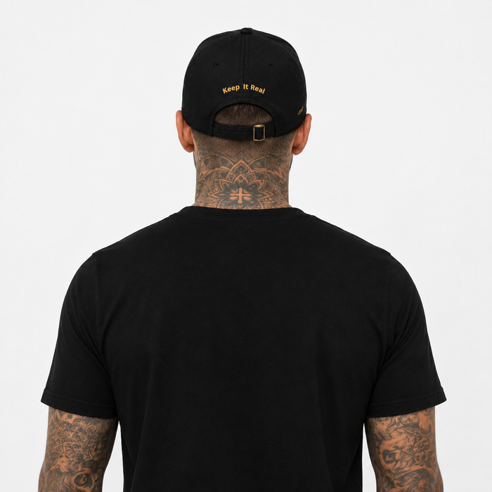 1HUNNA Signature Keep It Real Cap in zwart en goud – achterkant