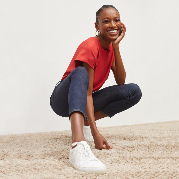 Front image of a woman standing wearing the FRAME Denim Le High Skinny Crop Jean in Samira | Exclude