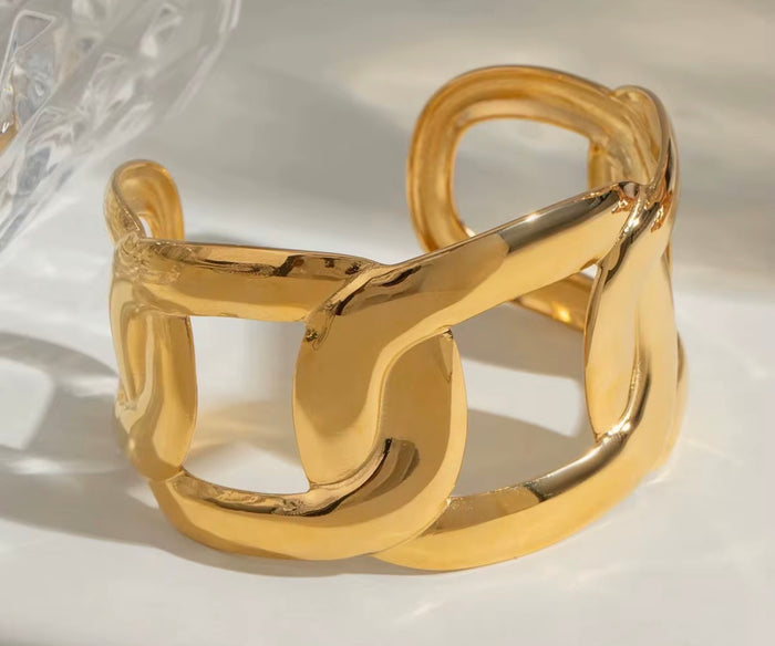 The Big Link Babe Cuff